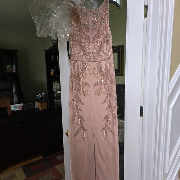 Adrianna Papell - Picture 4 of 10